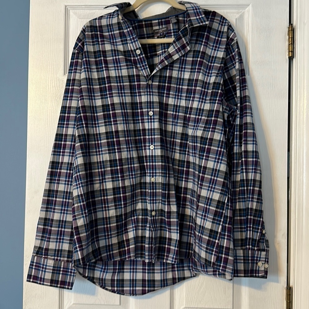 VAN Heusen Flex mens button down; size xl 17-17.5
